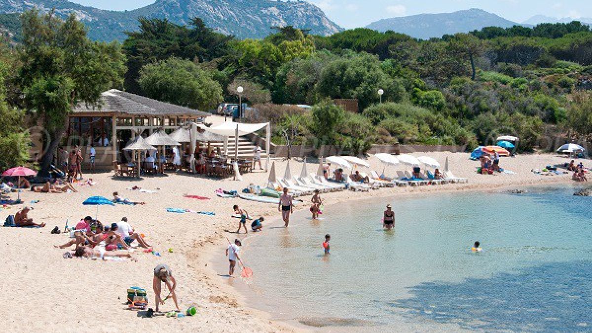 Eine Ferienwohnung direkt am Strand von Korsika mieten